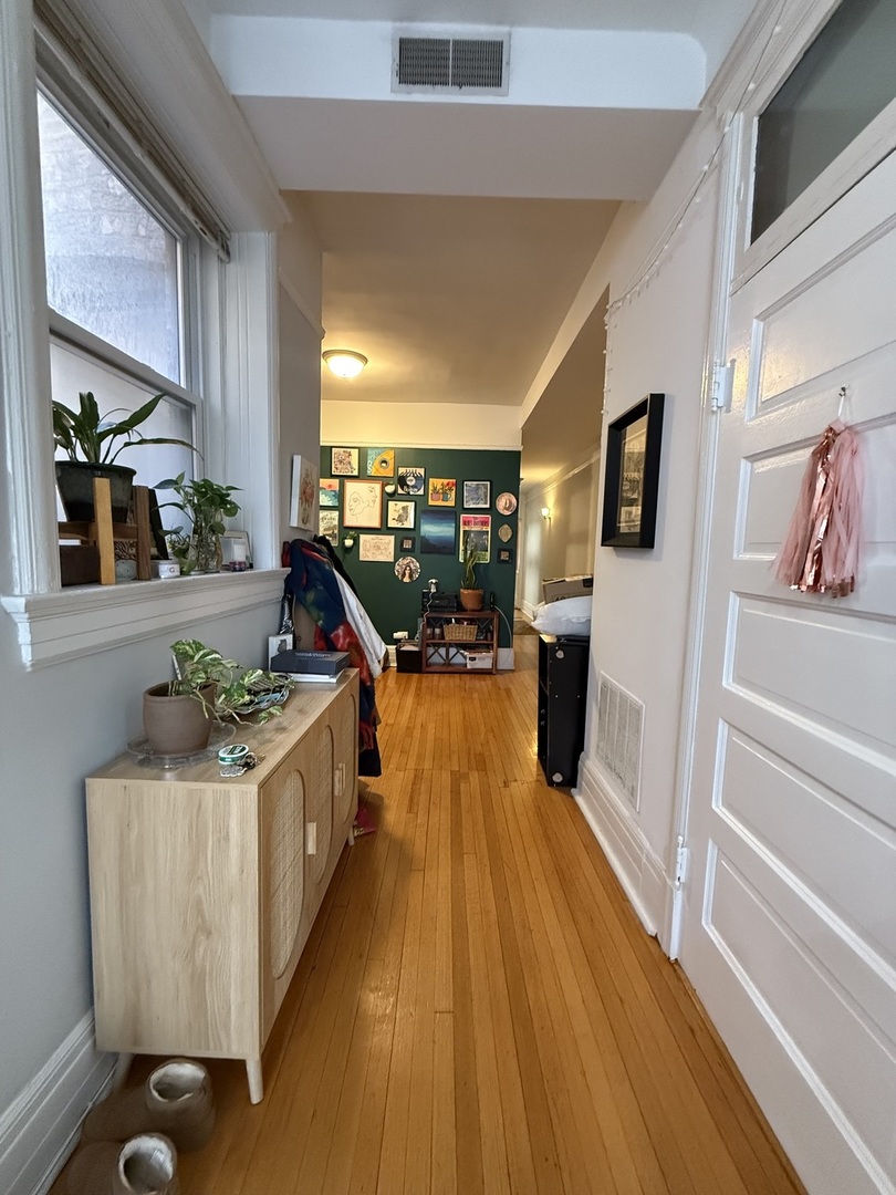 12 West Chestnut Street, Unit 2 Chicago, IL 60610 - Photo 9 of 23