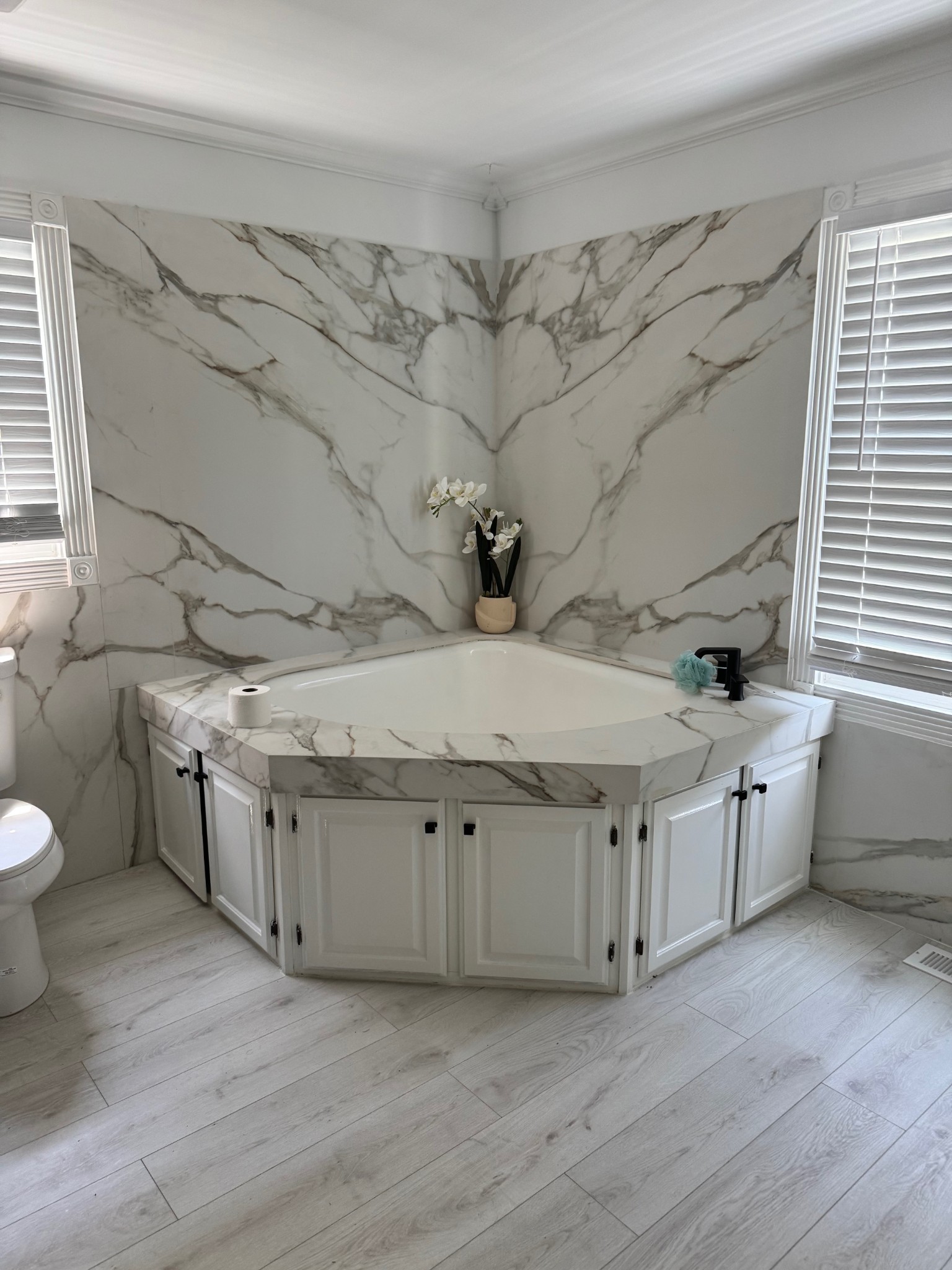 1450 Donna Road Lewisburg, TN 37091 - Photo 12 of 33 a large white tub sitting in a bathroom