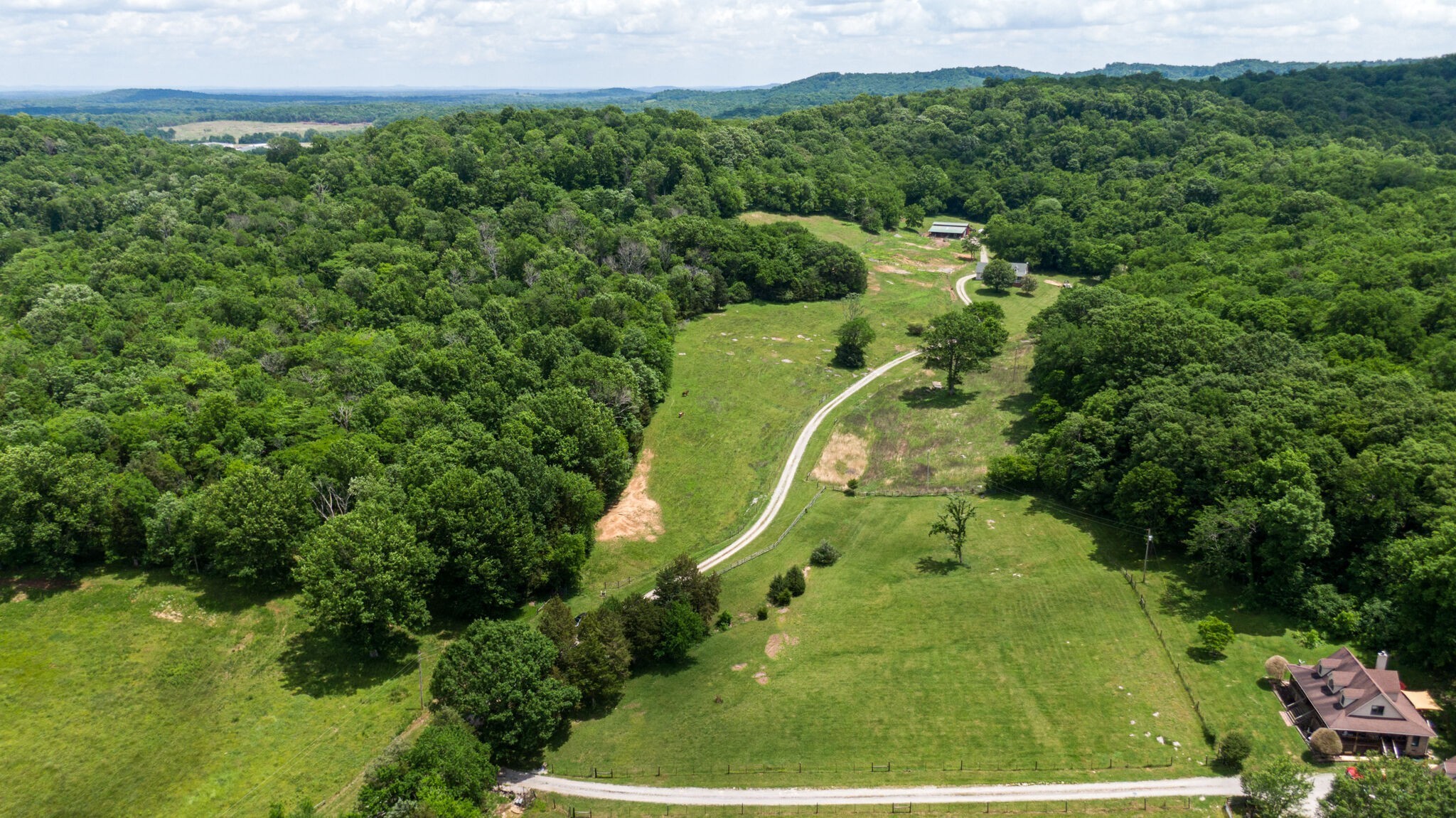 1450 Donna Road Lewisburg, TN 37091 - Photo 2 of 33 an aerial view of a house