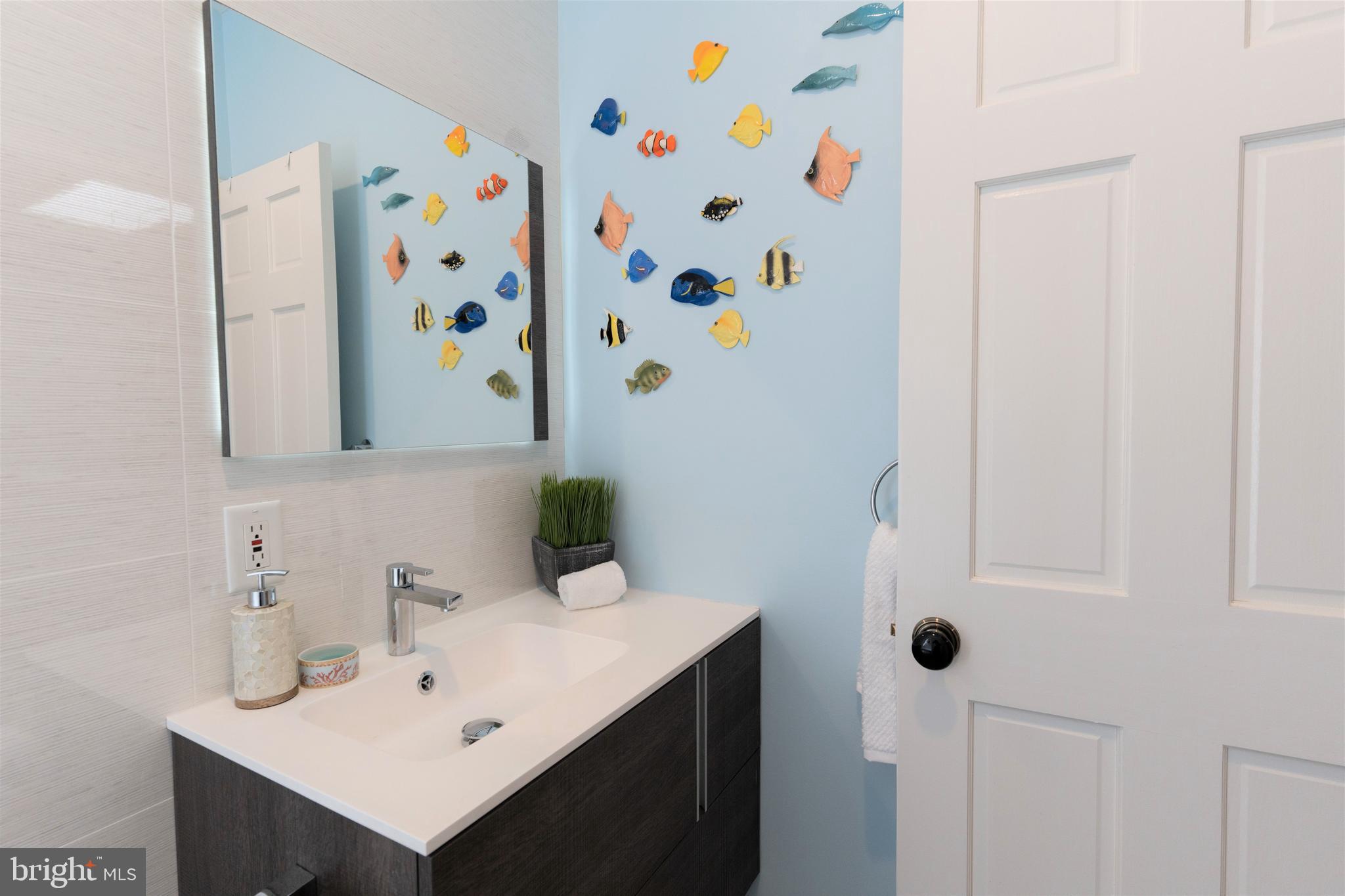 238 10th Street Northeast Washington, DC 20002 - Photo 16 of 29 Upper Level Hall Bath