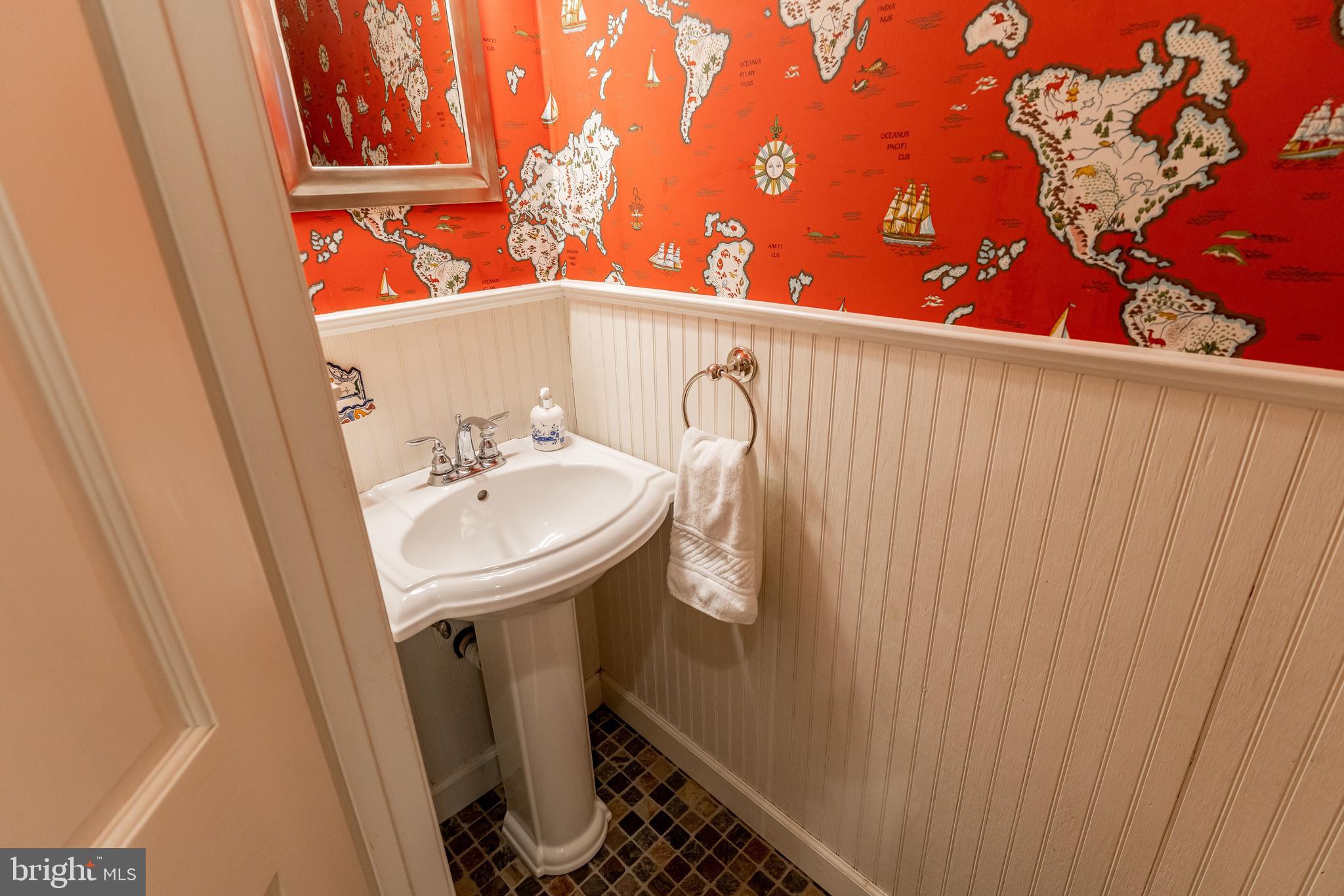 238 10th Street Northeast Washington, DC 20002 - Photo 8 of 29 Main Floor Powder Room