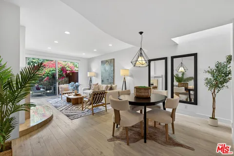 $1,150,000 | 1436 20th Street, Unit 15, Santa Monica, CA 90404