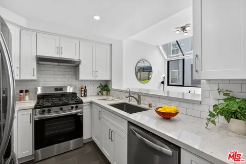 $1,150,000 | 1436 20th Street, Unit 15, Santa Monica, CA 90404