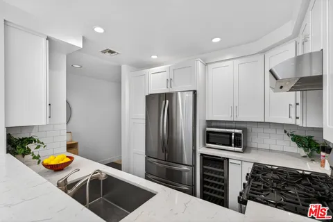 $1,150,000 | 1436 20th Street, Unit 15, Santa Monica, CA 90404