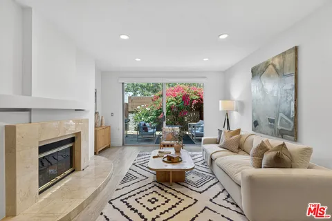 $1,150,000 | 1436 20th Street, Unit 15, Santa Monica, CA 90404