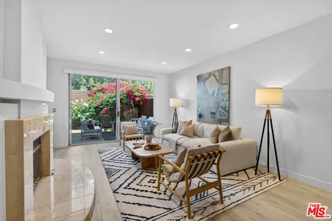 $1,150,000 | 1436 20th Street, Unit 15, Santa Monica, CA 90404