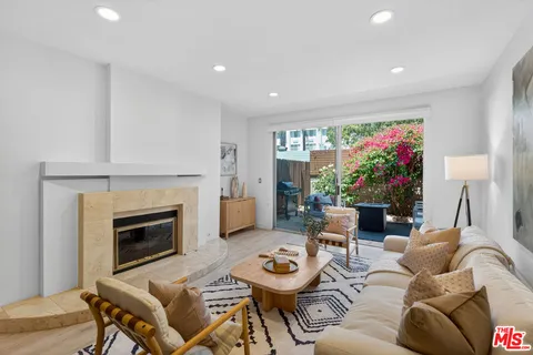 $1,150,000 | 1436 20th Street, Unit 15, Santa Monica, CA 90404