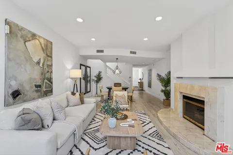 $1,150,000 | 1436 20th Street, Unit 15, Santa Monica, CA 90404