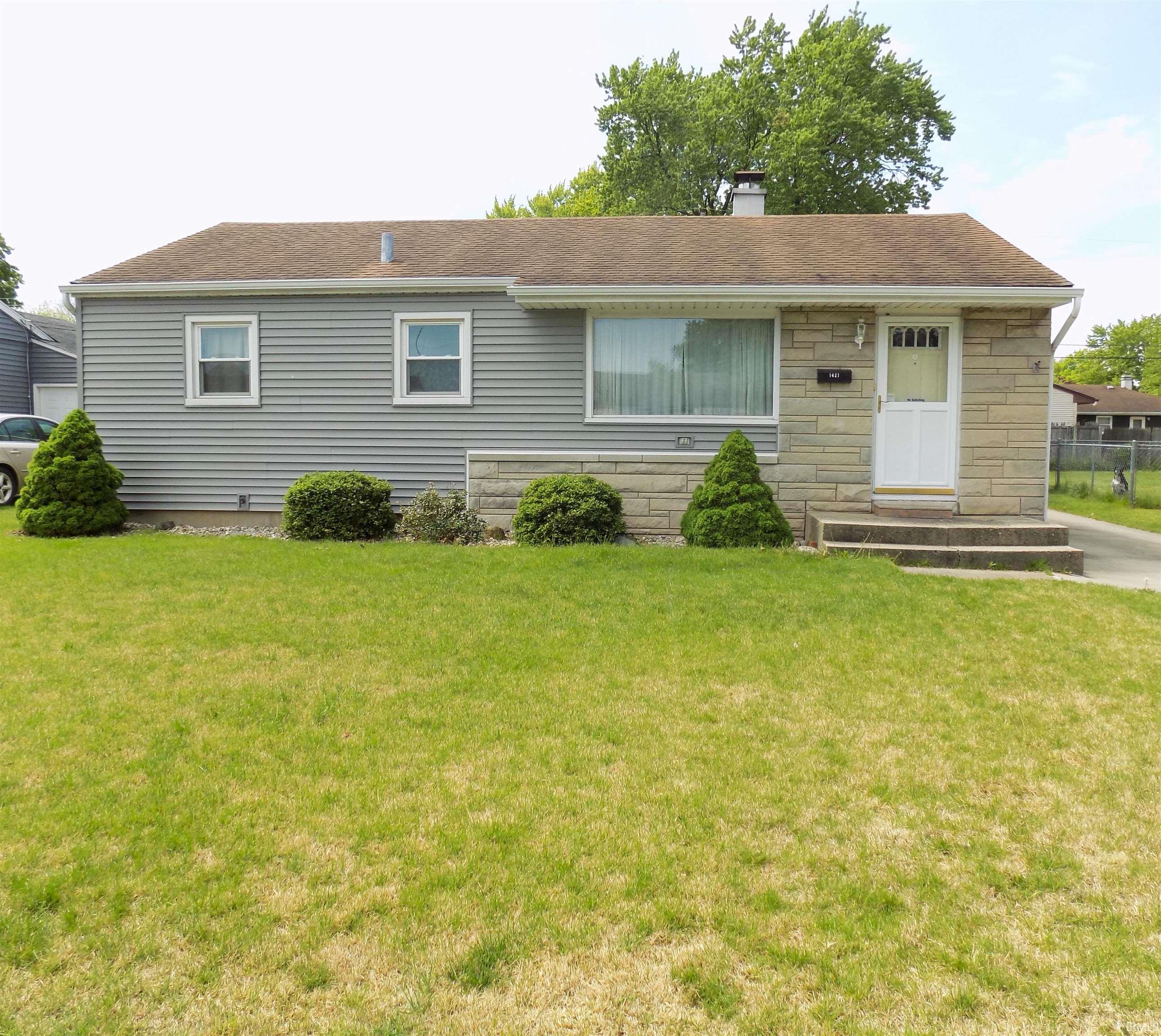 1427 Ryer Street South Bend, IN 46628 - Photo 1 of 19 Gallery Image 1