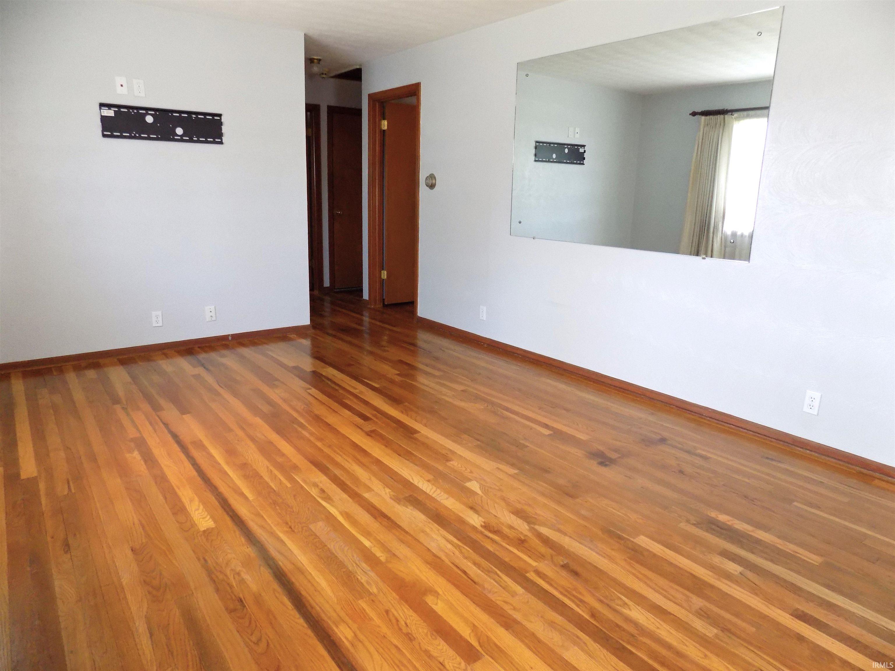 1427 Ryer Street South Bend, IN 46628 - Photo 3 of 19 Gallery Image 3
