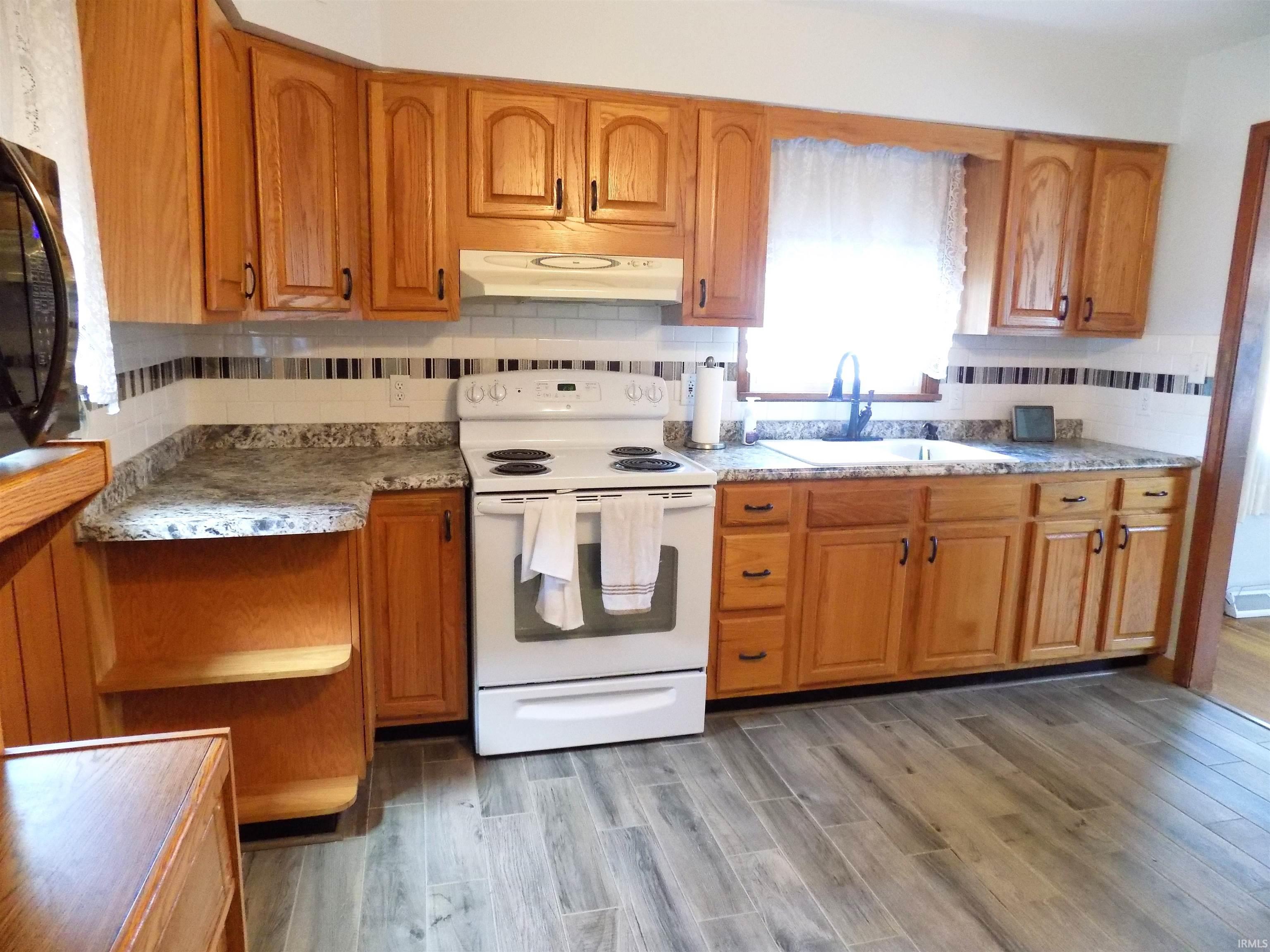 1427 Ryer Street South Bend, IN 46628 - Photo 5 of 19 Gallery Image 5