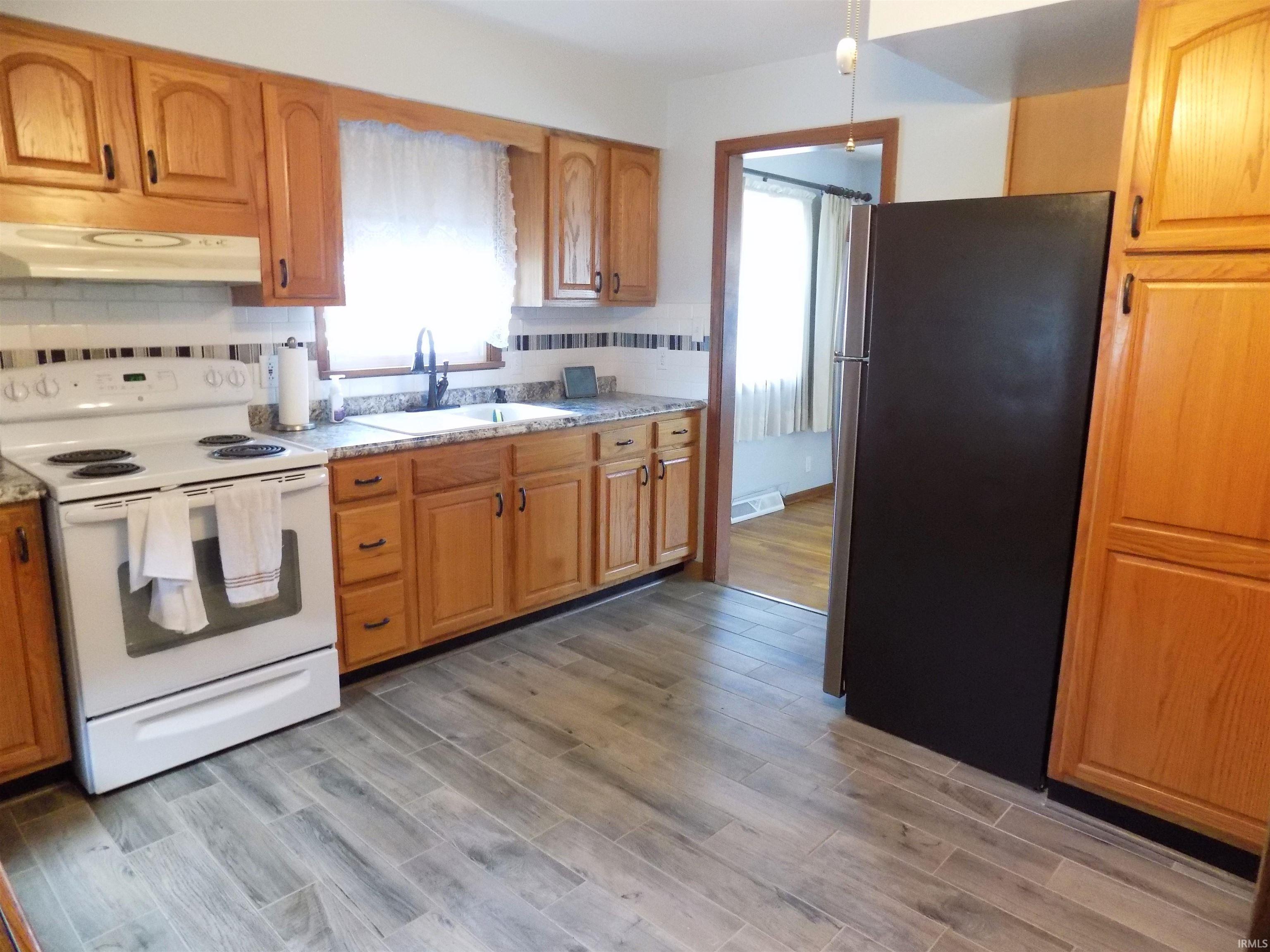1427 Ryer Street South Bend, IN 46628 - Photo 6 of 19 Gallery Image 6