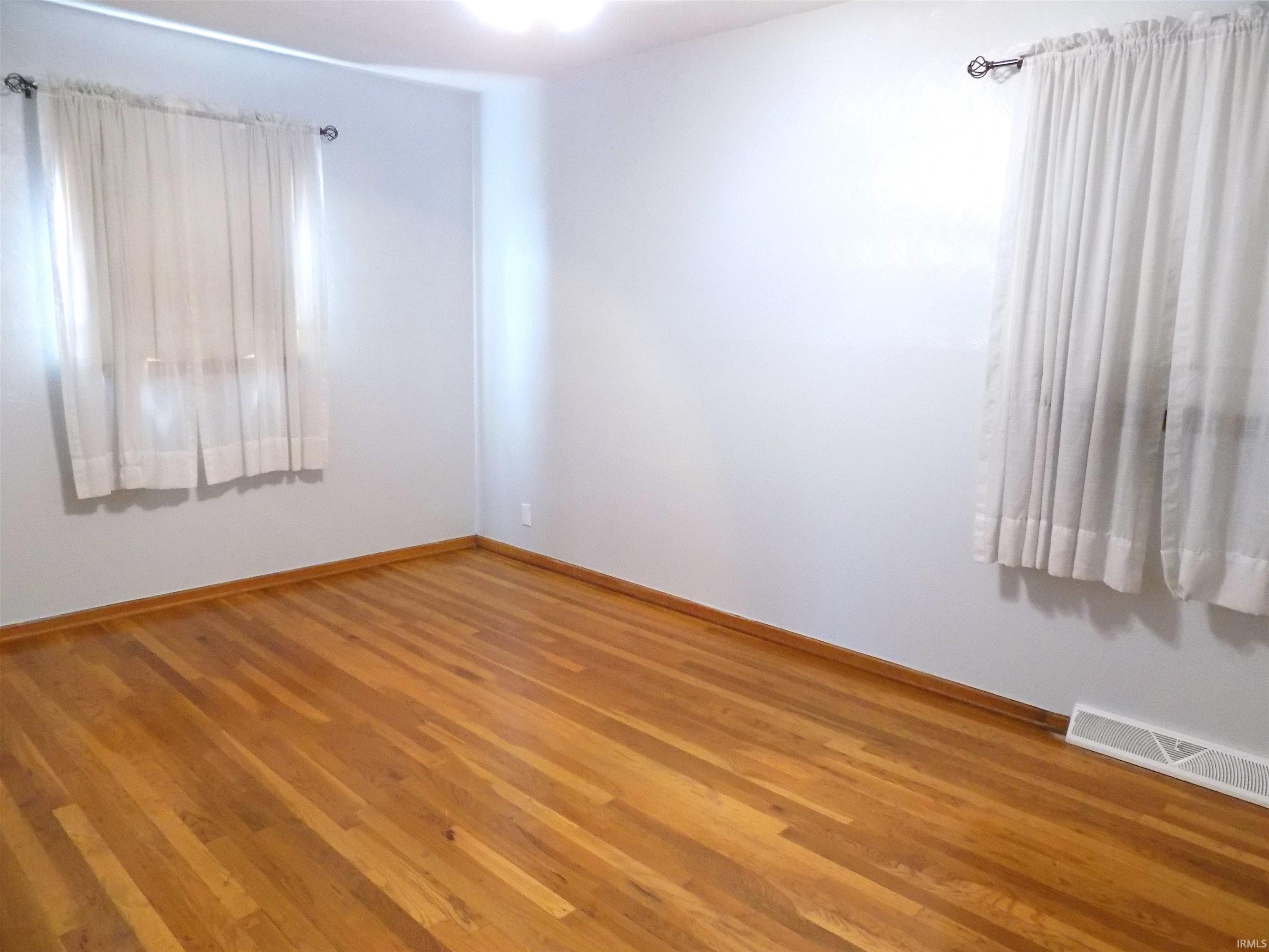 1427 Ryer Street South Bend, IN 46628 - Photo 9 of 19 Gallery Image 9