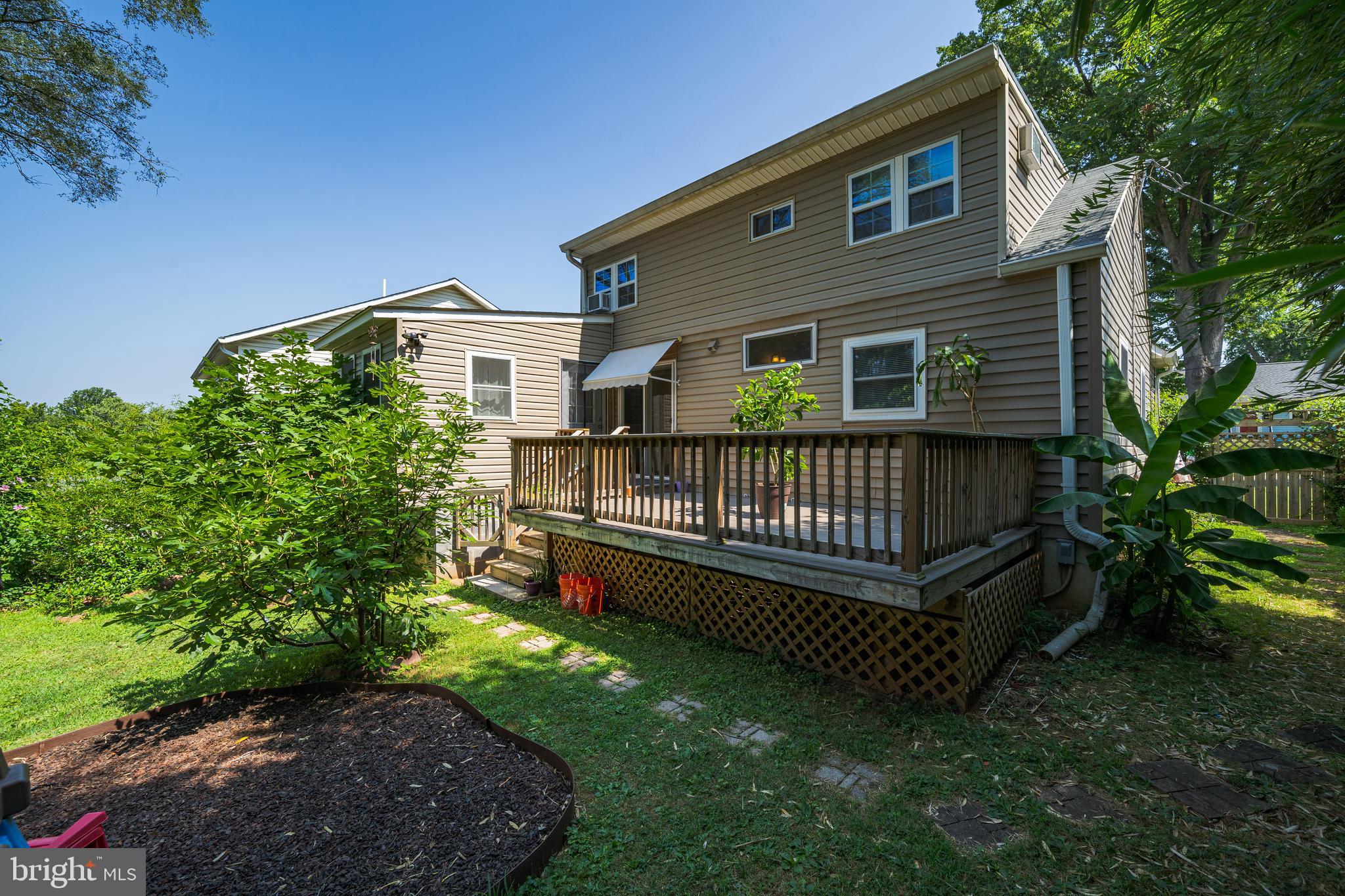 12310 Middle Road Silver Spring, MD 20906 - Photo 48 of 56 exterior yard