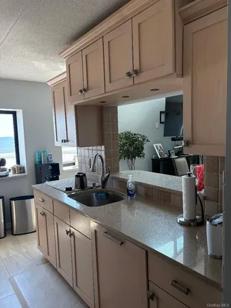 $5,200 | 750 West Broadway, Unit 5Q, Long Beach, NY 11561