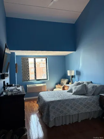 $5,200 | 750 West Broadway, Unit 5Q, Long Beach, NY 11561