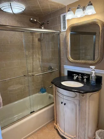 $5,200 | 750 West Broadway, Unit 5Q, Long Beach, NY 11561