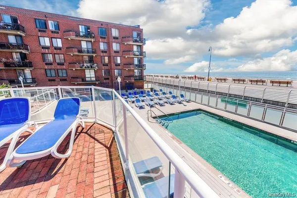 $5,200 | 750 West Broadway, Unit 5Q, Long Beach, NY 11561