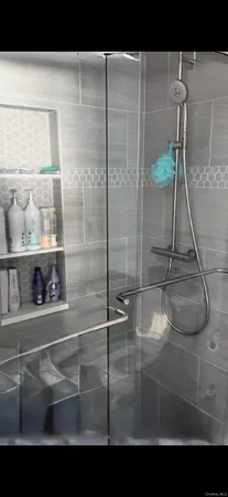 $5,200 | 750 West Broadway, Unit 5Q, Long Beach, NY 11561