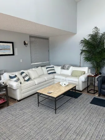 $5,200 | 750 West Broadway, Unit 5Q, Long Beach, NY 11561