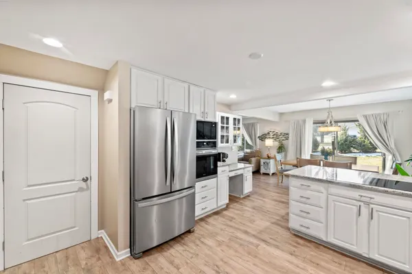 $395,000 | 987 Lake Country Court, Oconomowoc, WI 53066