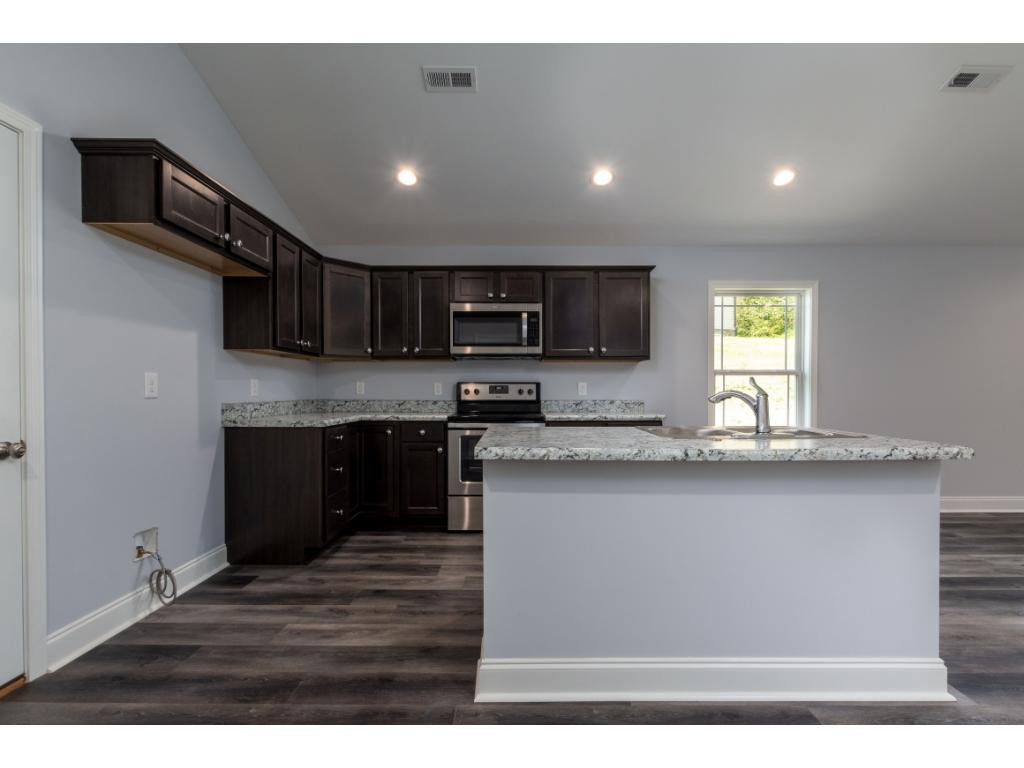 2906 Southbridge Road Kingsport, TN 37664 - Photo 15 of 25 Photo 16
