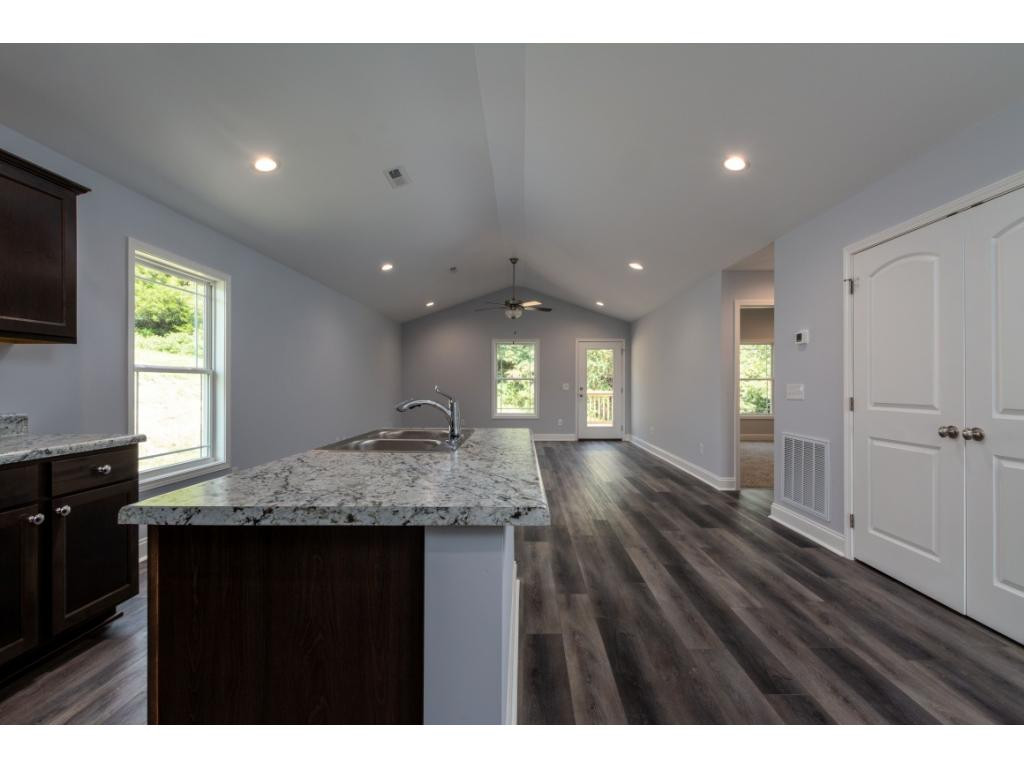 2906 Southbridge Road Kingsport, TN 37664 - Photo 17 of 25 Photo 18