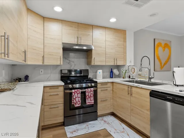 $514,999 | 821 Glacier Peak Lane, Unit 203, Las Vegas, NV 89144