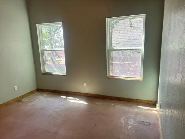 a view of empty room with window