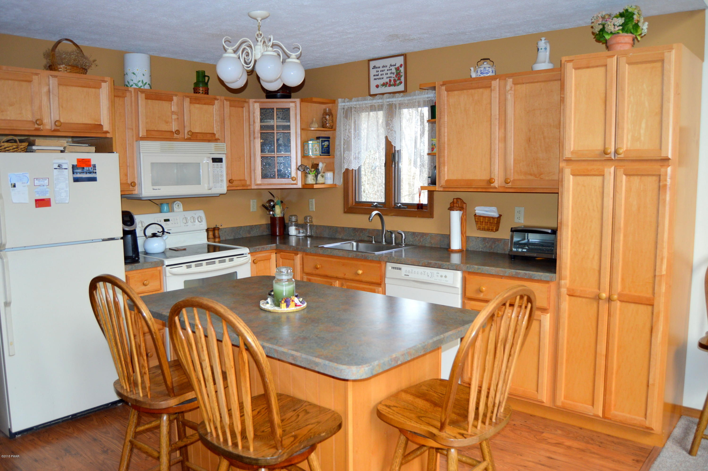143 Laurel Road Lackawaxen, PA 18435 - Photo 2 of 28 DSC_0207