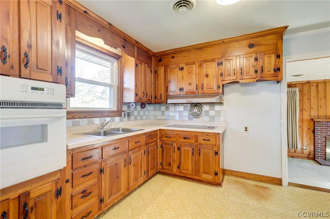 2100 Manlyn Road Henrico, VA 23229 - Photo 7 of 39 VERY WELL MAINTAINED KITCHEN. DESIRABLE WALL OVEN