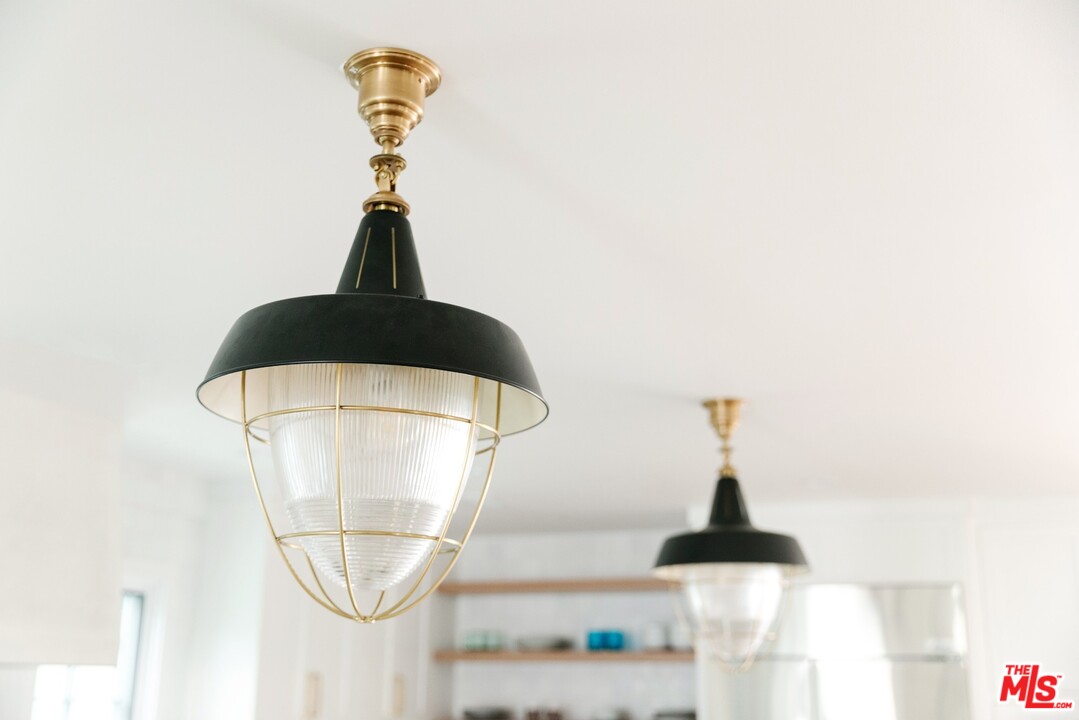232 Waterview Street Playa del Rey, CA 90293 - Photo 14 of 51 a close view of light fixtures and a window in a room