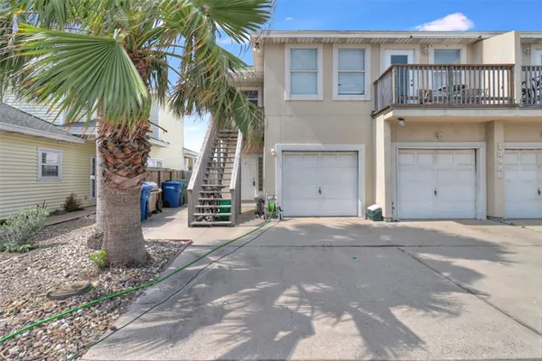 $1,395 | 13986 Fortuna Bay Drive, Unit B, Corpus Christi, TX 78418
