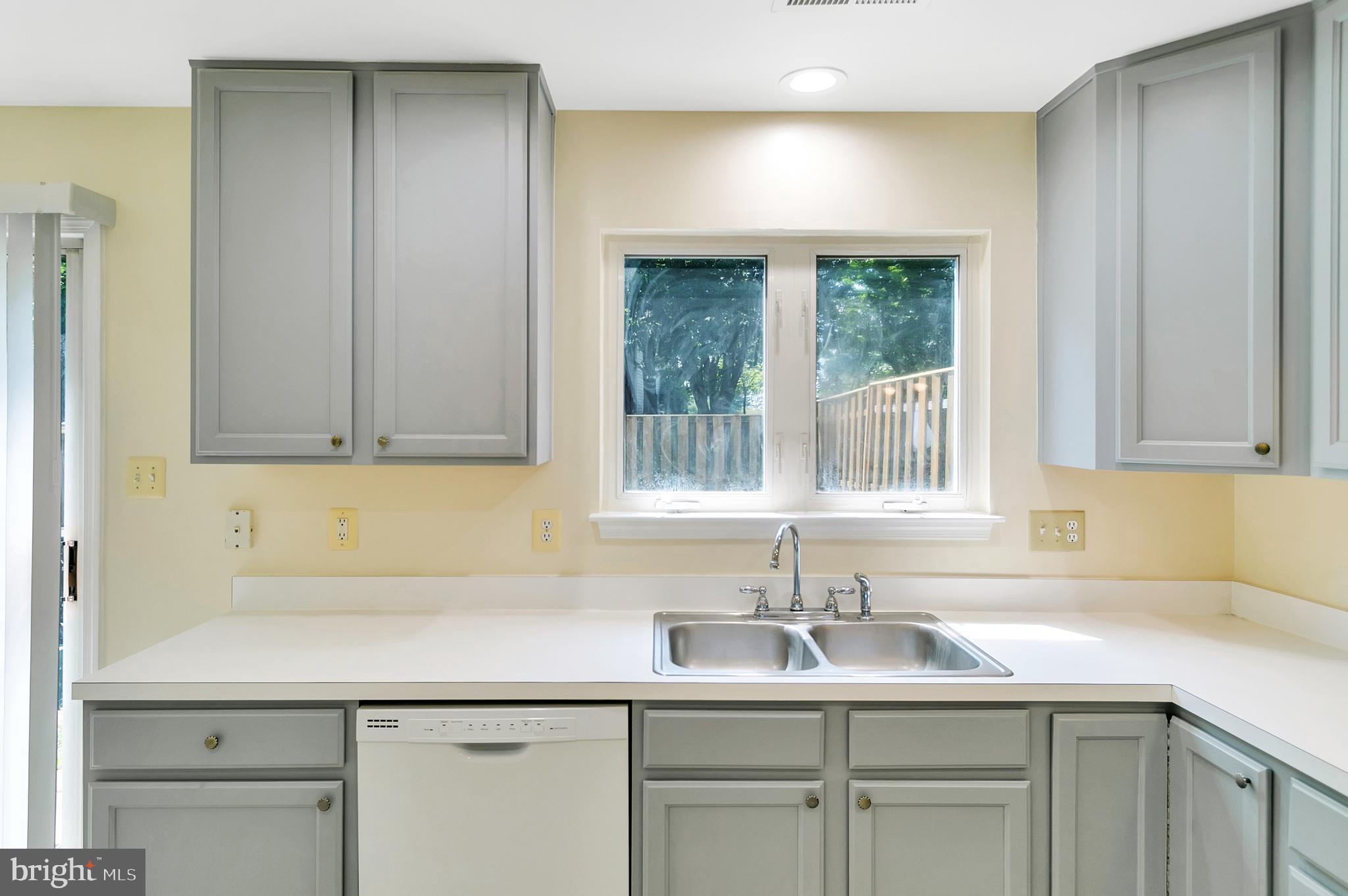 14827 Bolton Road Centreville, VA 20121 - Photo 11 of 32 Gallery Image 11
