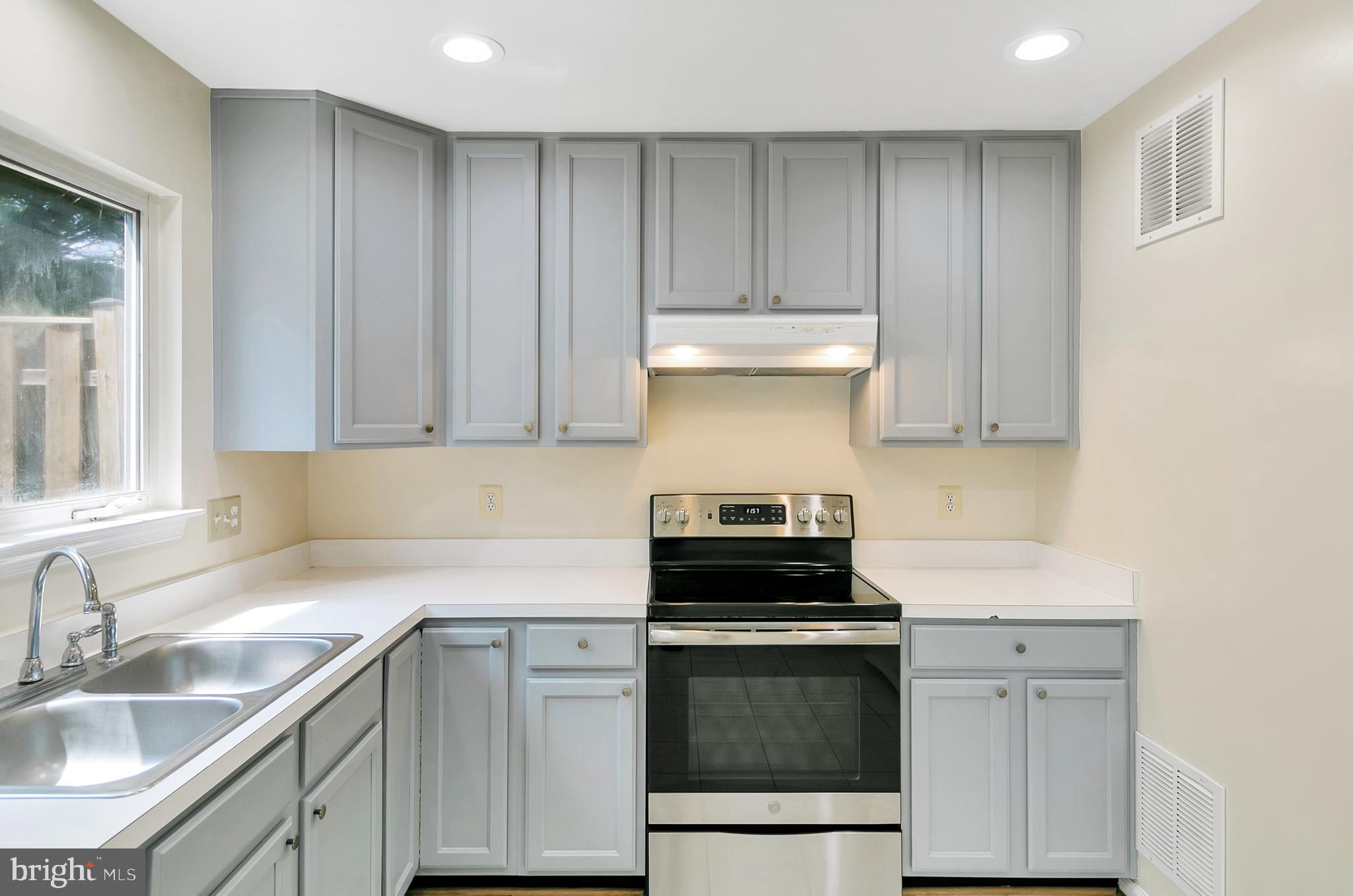 14827 Bolton Road Centreville, VA 20121 - Photo 12 of 32 Gallery Image 12