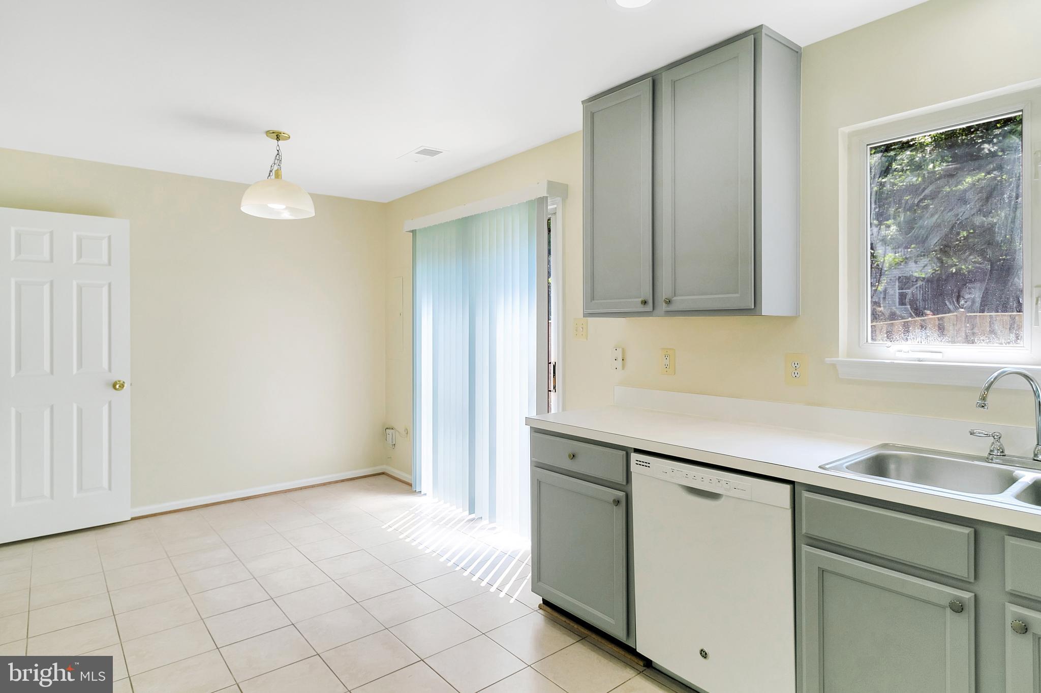 14827 Bolton Road Centreville, VA 20121 - Photo 13 of 32 Gallery Image 13