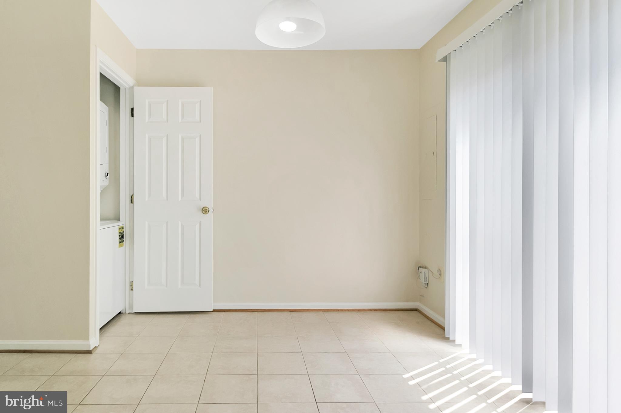 14827 Bolton Road Centreville, VA 20121 - Photo 6 of 32 Interior general