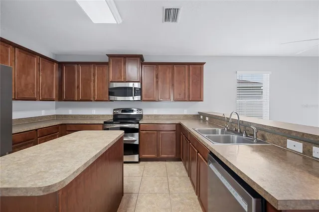 $318,900 | 6819 Glenbrook Drive, Lakeland, FL 33811