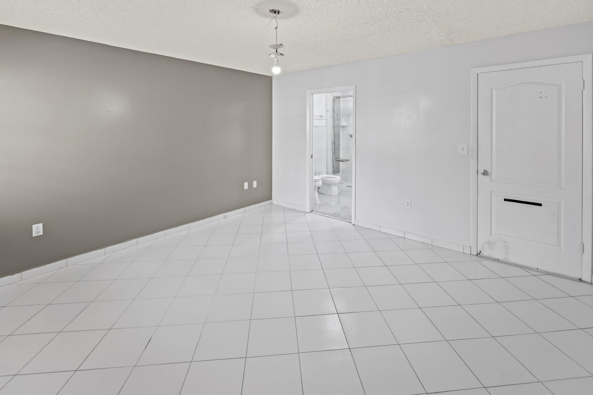 2597 West 73rd Place Hialeah, FL 33016 - Photo 15 of 40 Photo 15