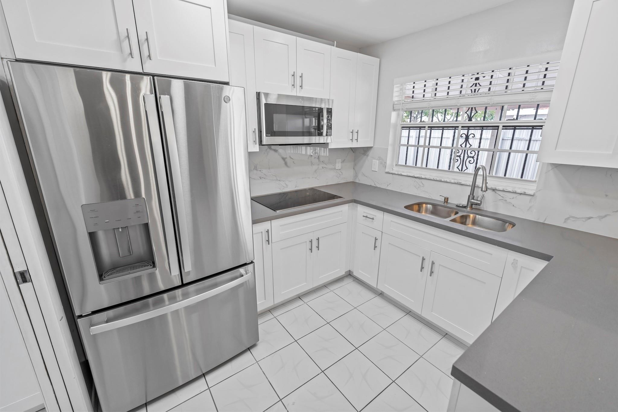 2597 West 73rd Place Hialeah, FL 33016 - Photo 24 of 40 Photo 24
