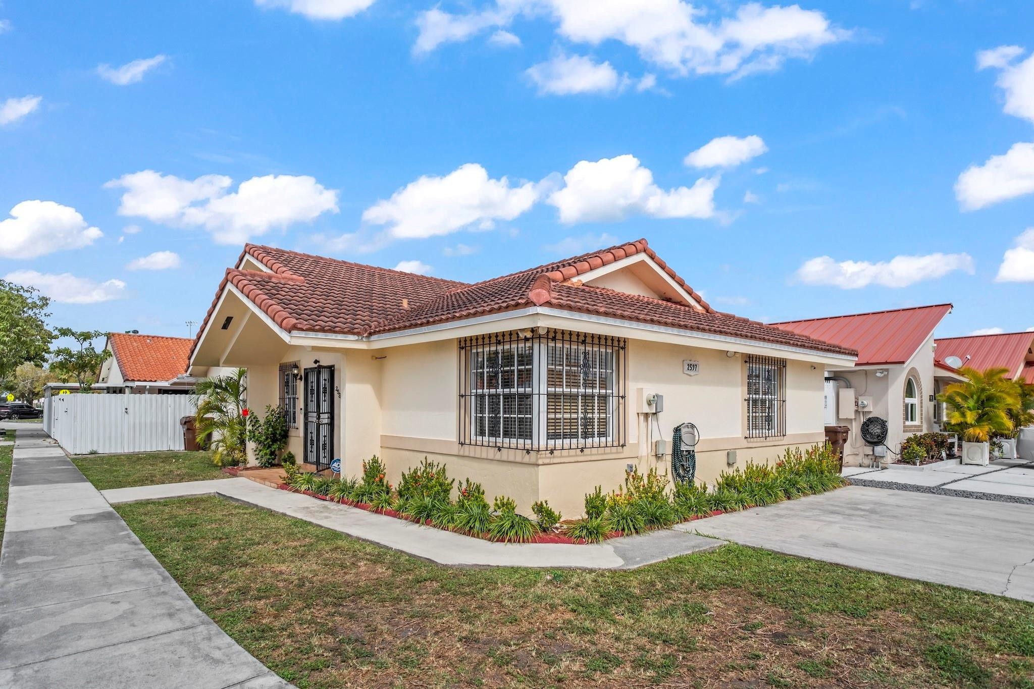 2597 West 73rd Place Hialeah, FL 33016 - Photo 3 of 40 Photo 3