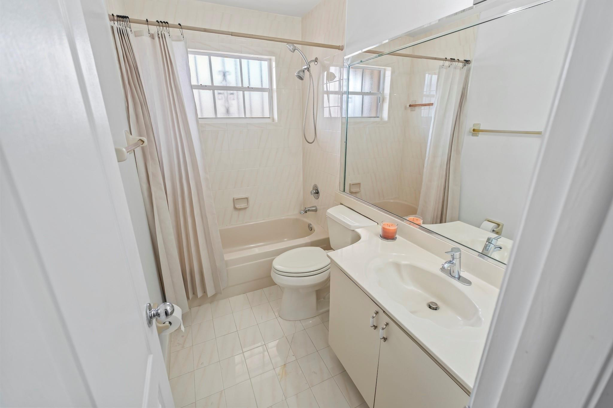 2597 West 73rd Place Hialeah, FL 33016 - Photo 31 of 40 Photo 31