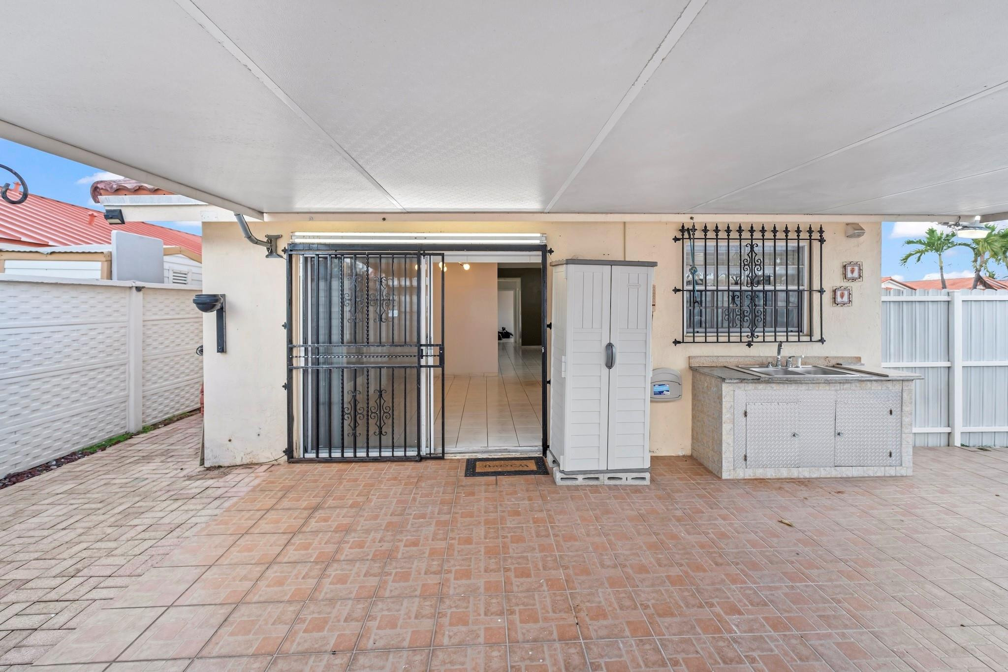 2597 West 73rd Place Hialeah, FL 33016 - Photo 38 of 40 Photo 38