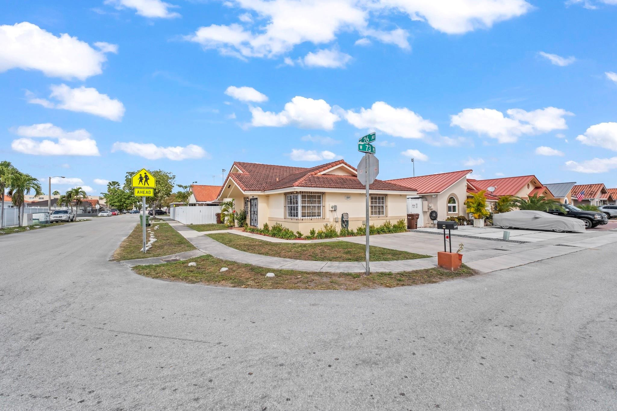 2597 West 73rd Place Hialeah, FL 33016 - Photo 4 of 40 Photo 4