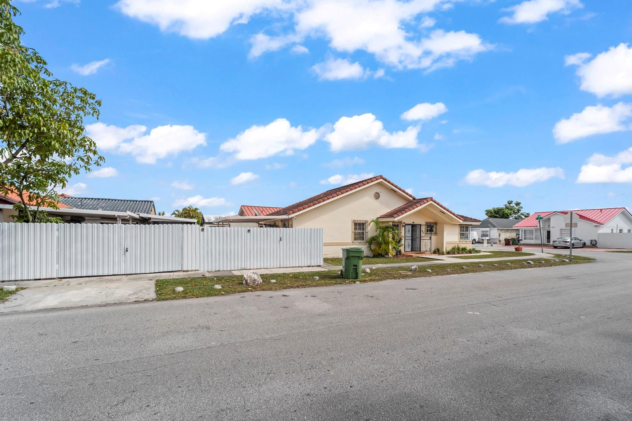 2597 West 73rd Place Hialeah, FL 33016 - Photo 6 of 40 Photo 6