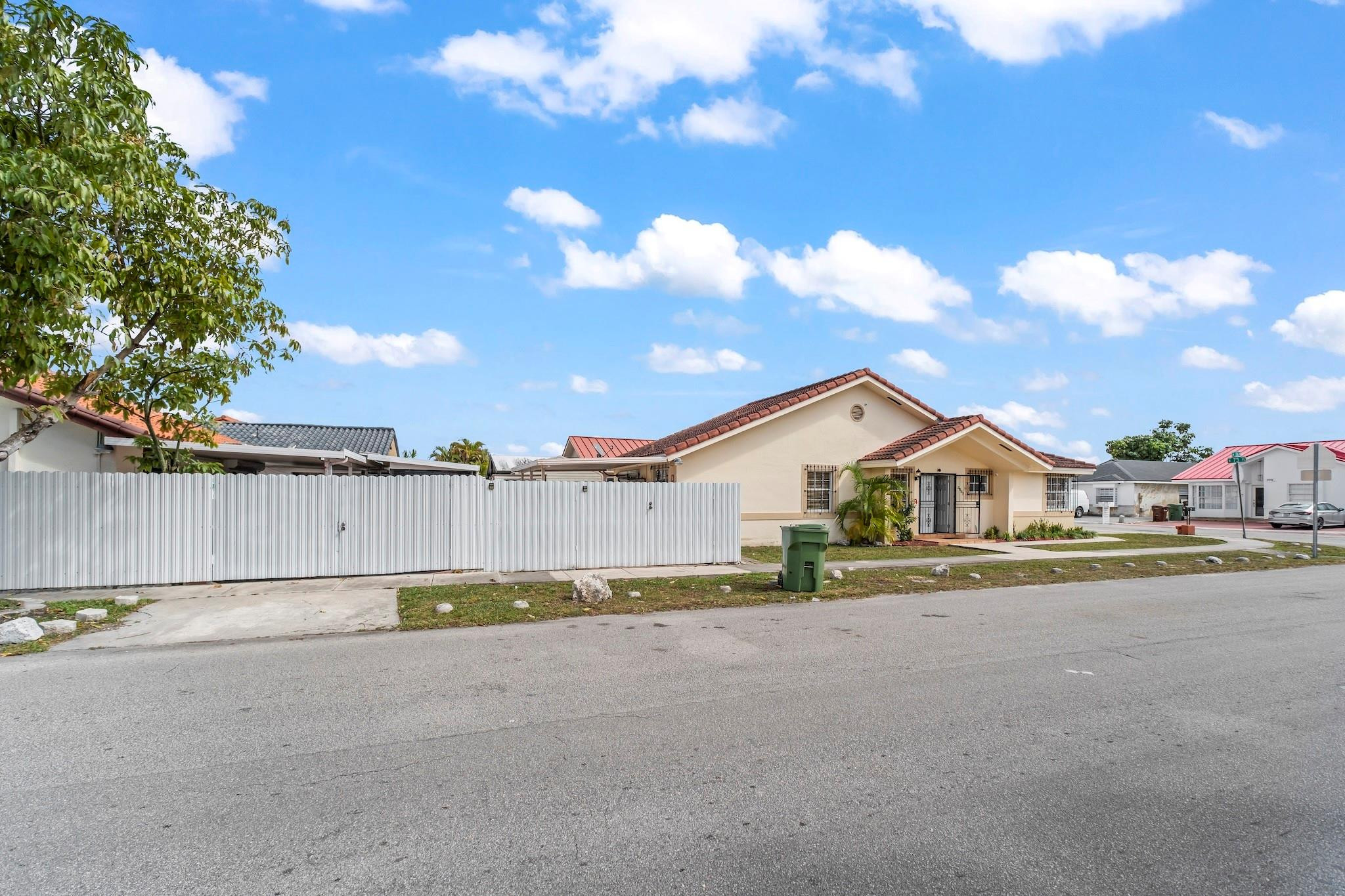 2597 West 73rd Place Hialeah, FL 33016 - Photo 7 of 40 Photo 7