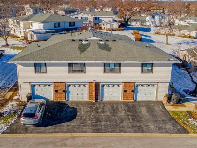 $335,000 | 159 Chatham Court, Unit B, Bloomingdale, IL 60108