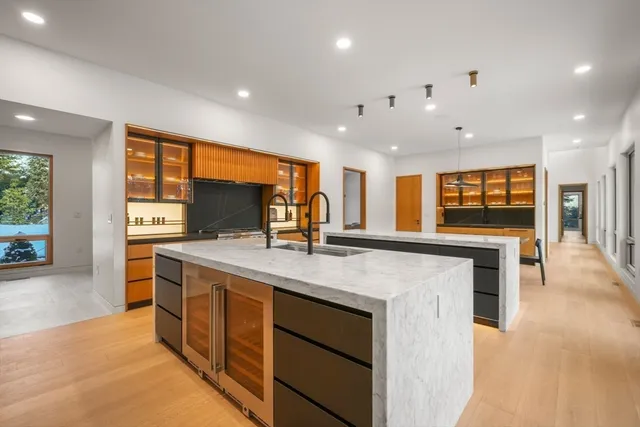 $7,850,000 | 12 Robin Road, Weston, MA 02493