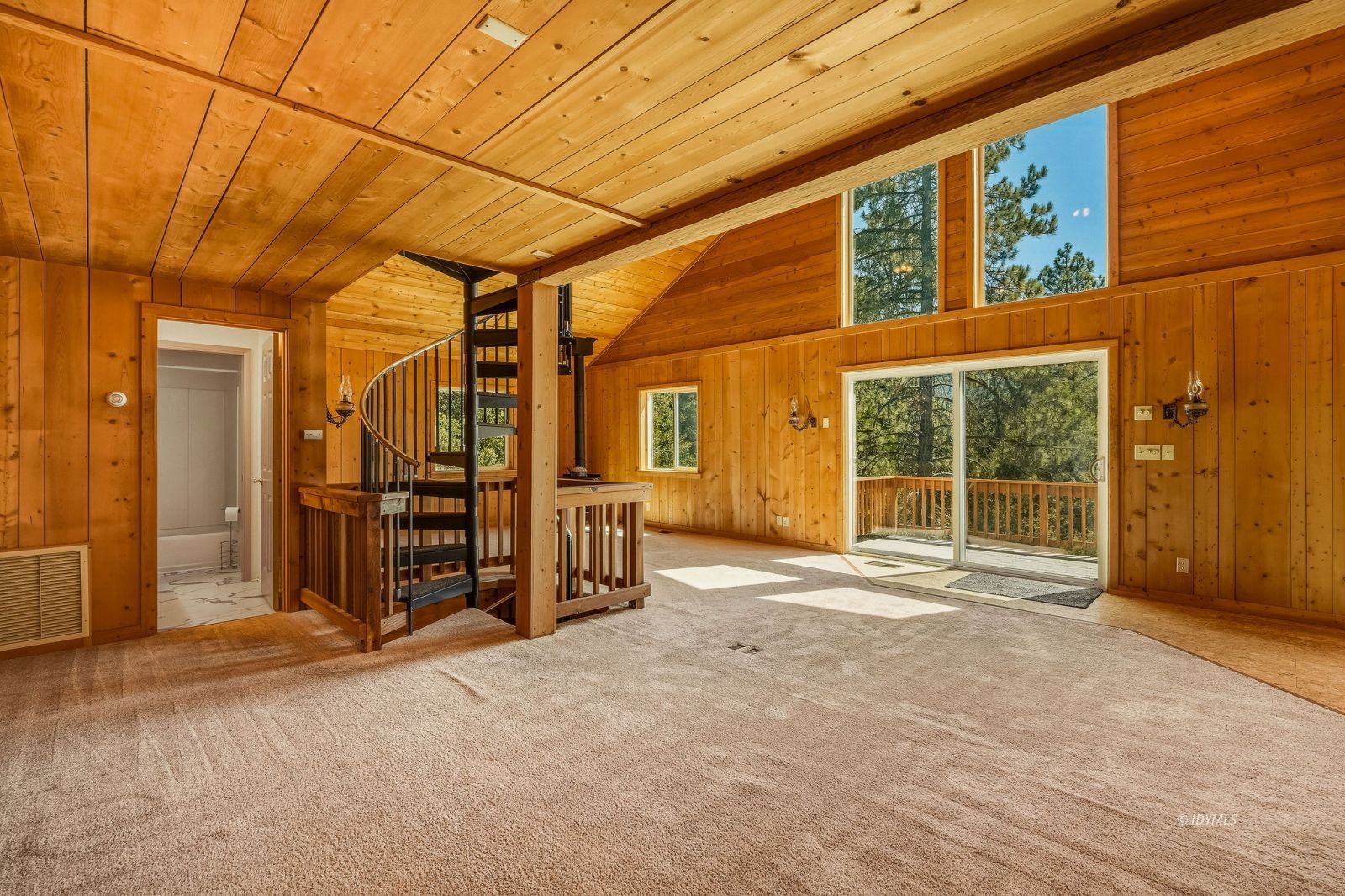 25265 Foster Lake Road Idyllwild, CA 92549 - Photo 12 of 56 Large open great room