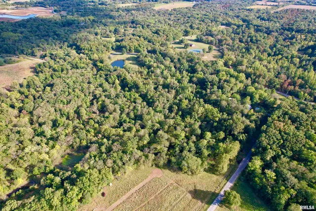 $90,000 | 8206 Eakin Grove Road, Benton, IL 62812